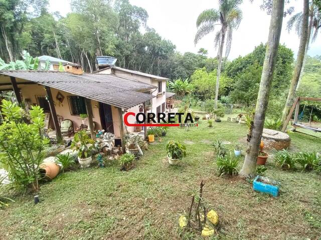 Casa para Venda em Ibiúna - 3