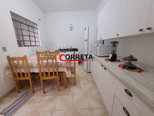 Casa para Venda em Ibiúna - 4