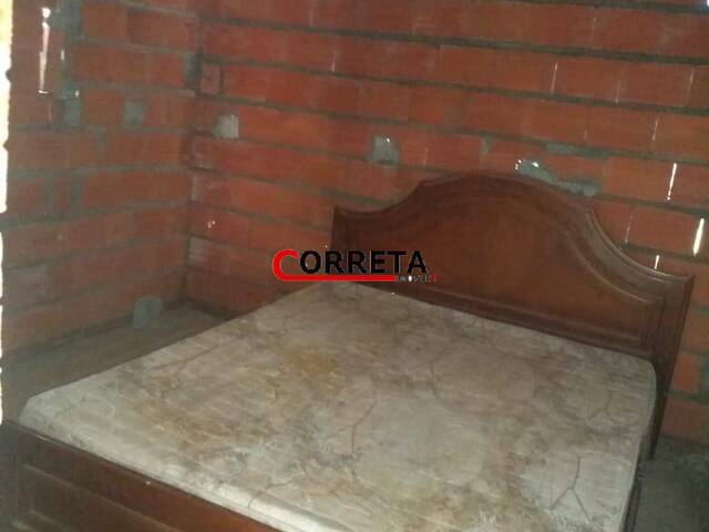 Casa para Venda em Ibiúna - 3