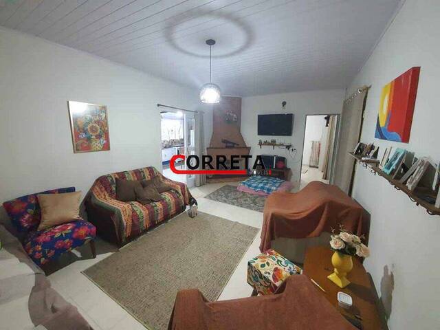 Casa para Venda em Ibiúna - 4