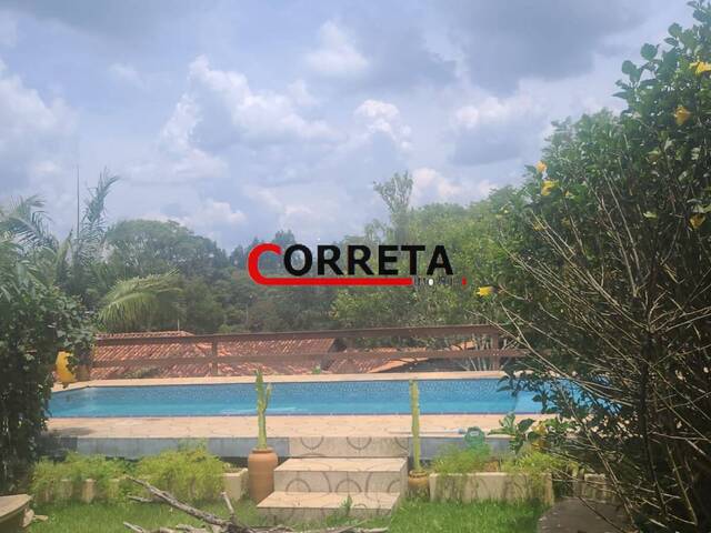 Casa para Venda em Ibiúna - 3