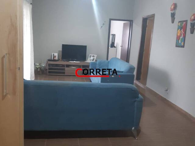 Casa para Venda em Ibiúna - 3