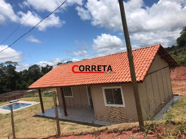 Casa para Venda em Ibiúna - 3