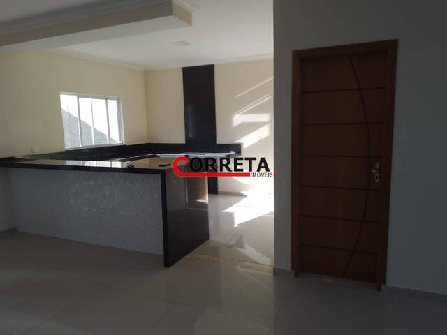 Casa para Venda em Ibiúna - 3