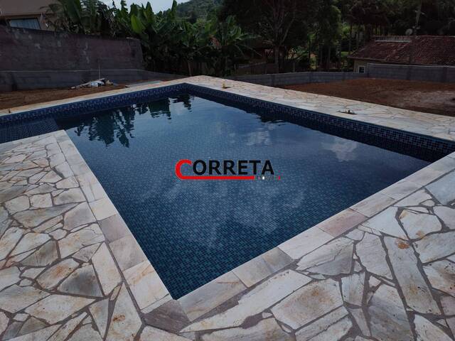 Casa para Venda em Ibiúna - 3