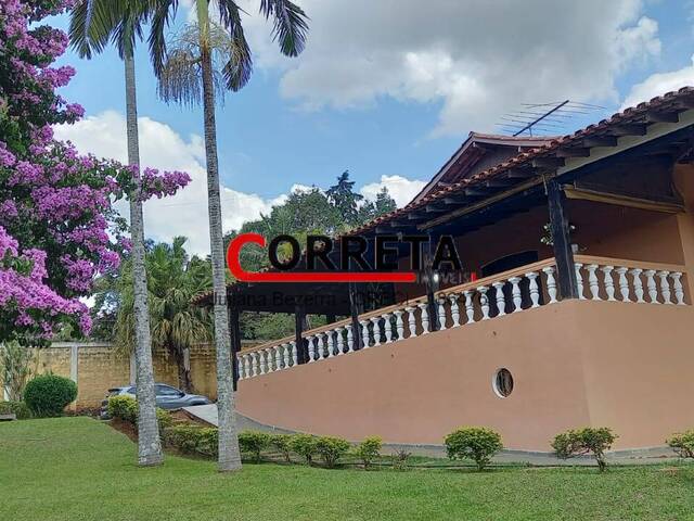 Casa para Venda em Ibiúna - 4