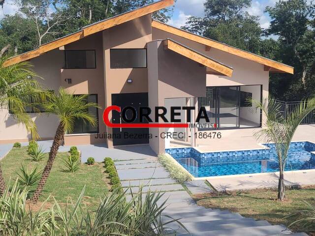 Casa para Venda em Ibiúna - 4