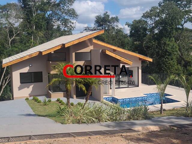 Casa para Venda em Ibiúna - 3