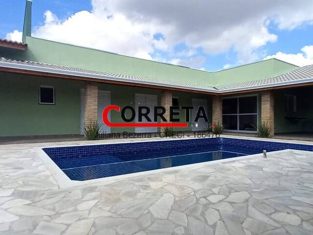 Casa para Venda em Ibiúna - 3