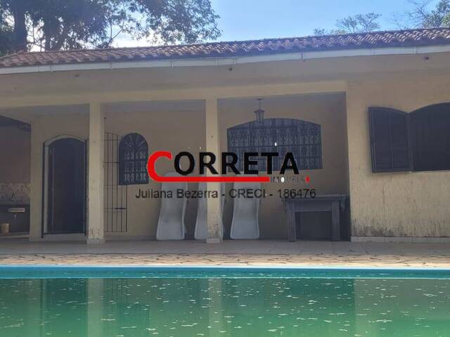 Casa para Venda em Ibiúna - 3