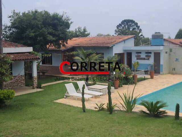 Casa para Venda em Ibiúna - 3