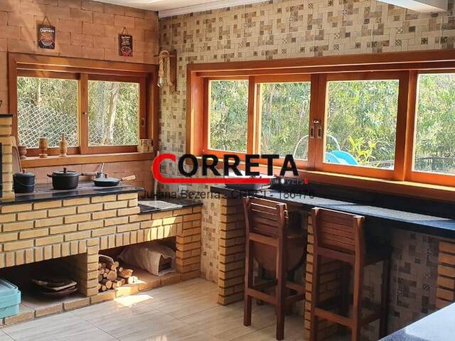 Casa para Venda em Ibiúna - 3