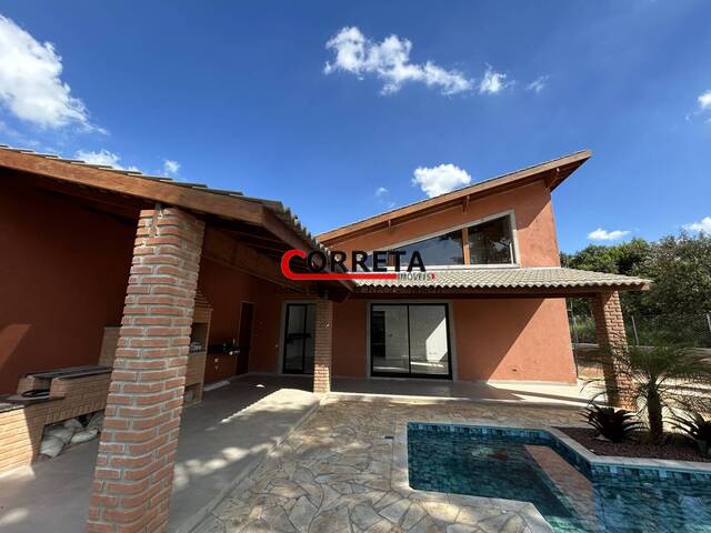 Casa para Venda em Ibiúna - 2