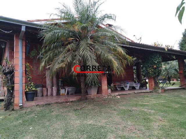 Casa para Venda em Ibiúna - 3