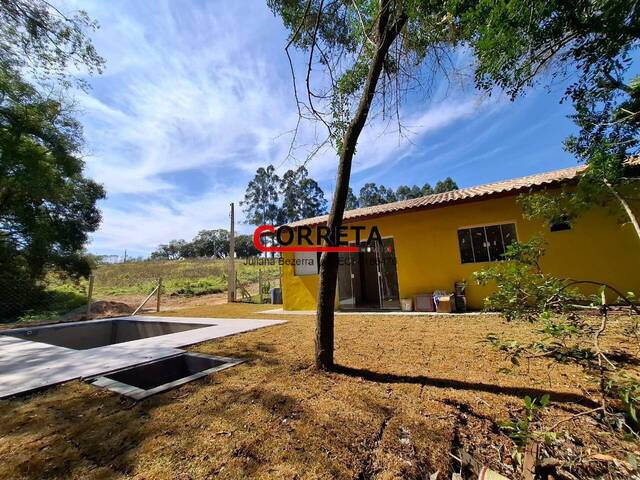 Casa para Venda em Ibiúna - 3