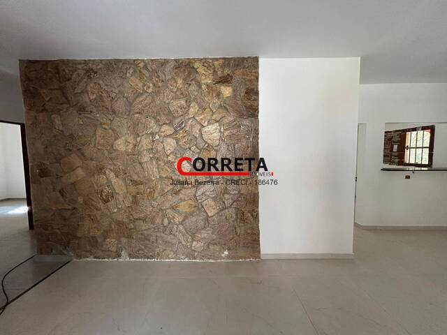 Casa para Venda em Ibiúna - 4