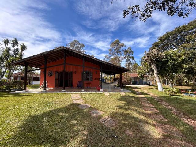 Casa para Venda em Ibiúna - 4