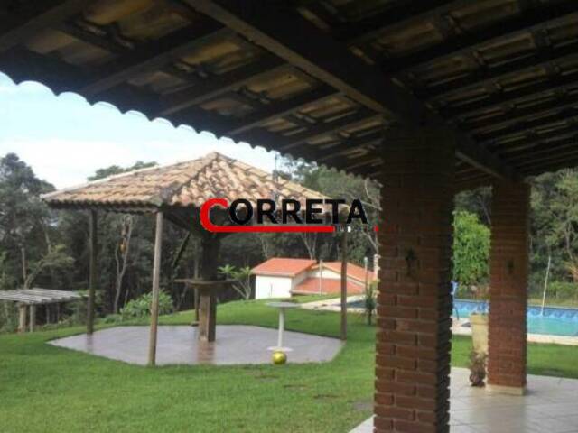 Casa para Venda em Ibiúna - 3