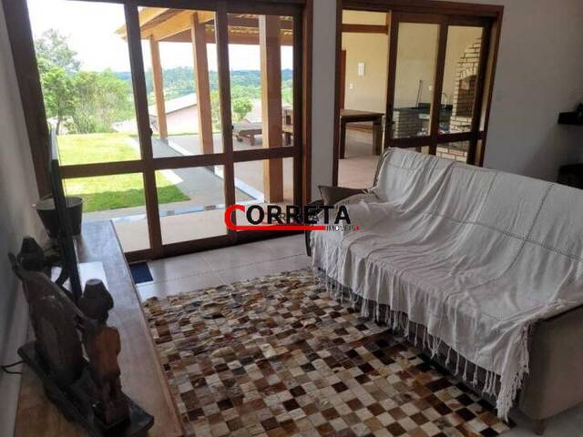 Casa para Venda em Ibiúna - 4