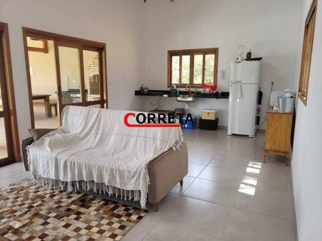 Casa para Venda em Ibiúna - 3