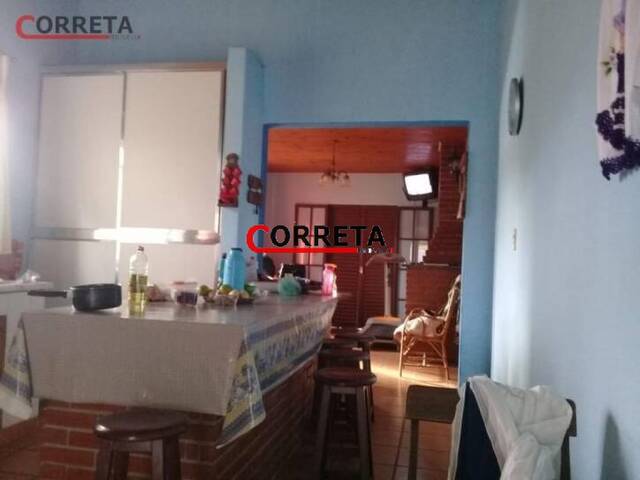 Casa para Venda em Ibiúna - 4