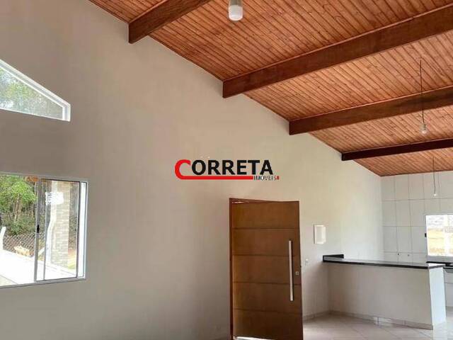 Casa para Venda em Ibiúna - 3