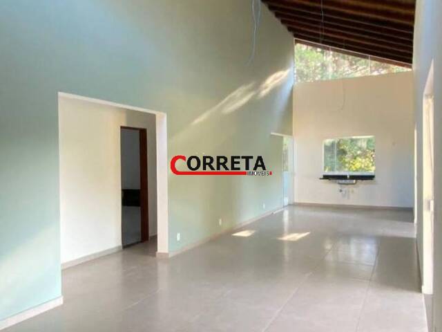 Casa para Venda em Ibiúna - 4