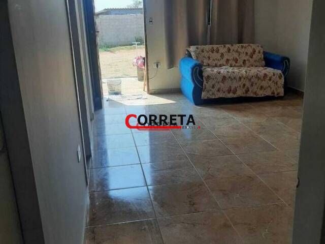 Casa para Venda em Ibiúna - 4