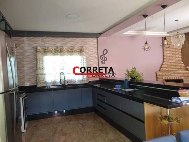 Casa para Venda em Ibiúna - 3